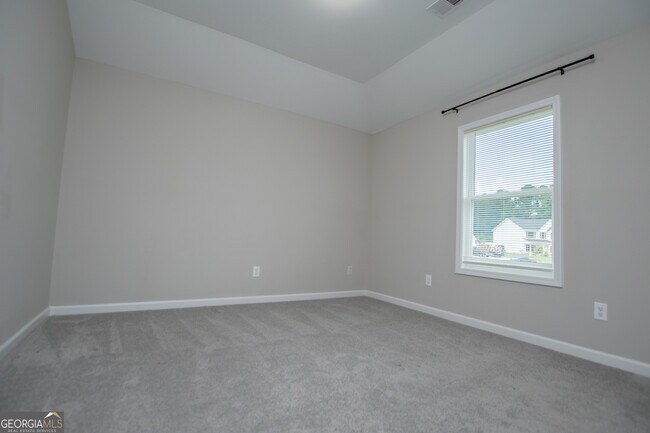 Building Photo - 132 Springwood Dr