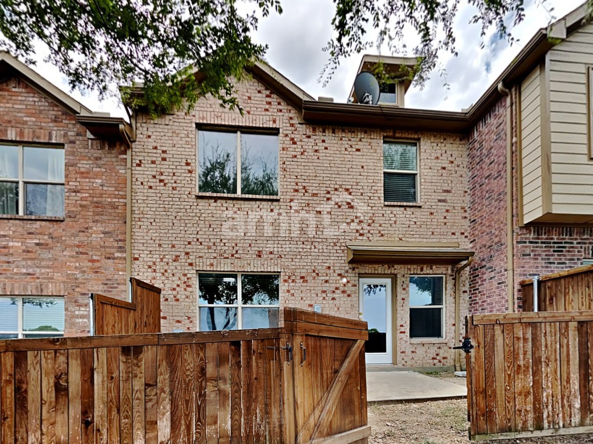 Building Photo - 3706 Boxwood Dr