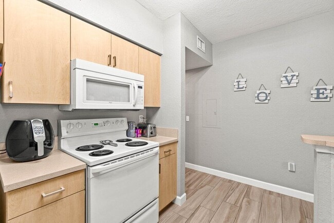 Building Photo - 308 Belmont Pl