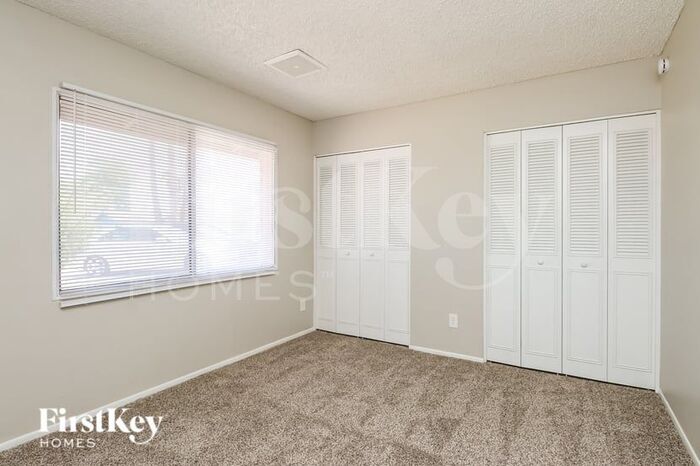 Building Photo - 4428 S La Corta Dr