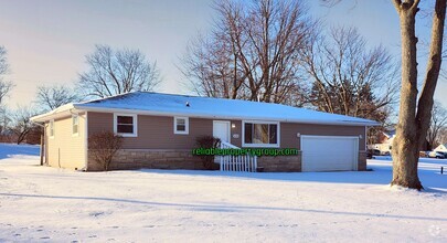 Building Photo - New Listing in Fort Wayne...