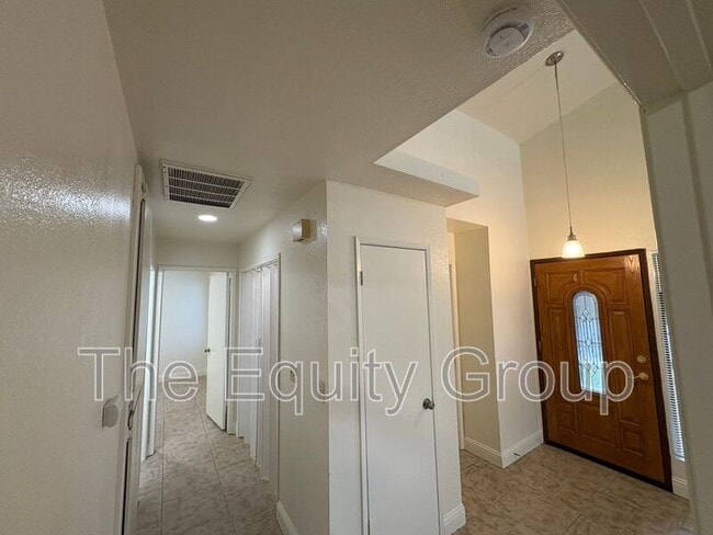 Building Photo - 1642 N Goddard St