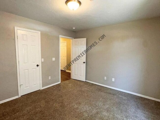 Building Photo - 5328 Republic Dr