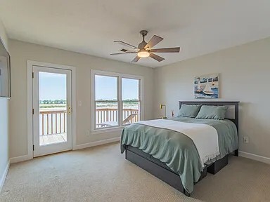 Building Photo - 3BR 2.5 BA, Towhouse with River Veiw