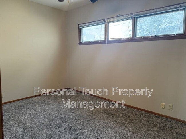 Building Photo - 57 N Terrace