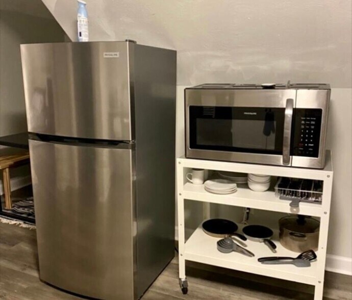 Building Photo - 2033 Maple Ave