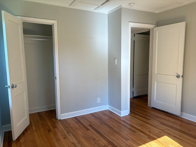 Building Photo - 2 Bedroom, 1 Bathroom House in Greensboro!