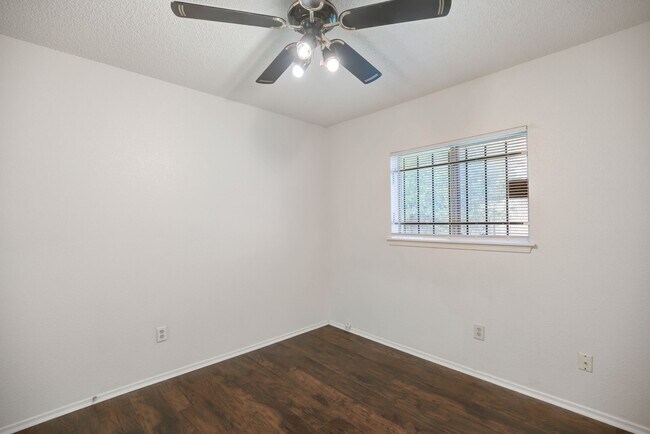 Building Photo - 12718 Panay Dr