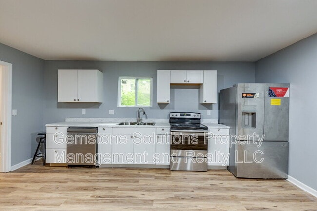 Building Photo - 2930 Primrose Cir