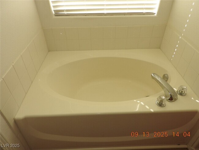 Building Photo - 9504 Havasu Canyon Ave