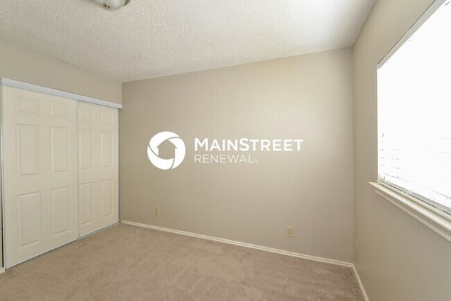 Building Photo - 3 Bedroom Pet-Friendly Home in San Antonio, TX with Main Street Renewal
