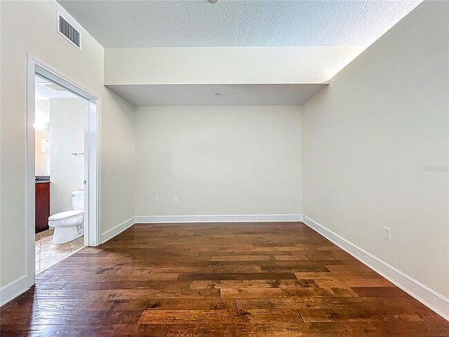 Building Photo - 101 S Eola Dr