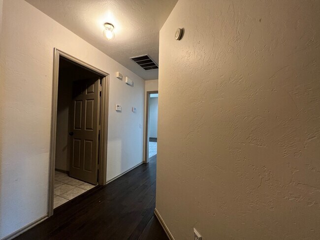 Building Photo - 1301 Copperfield Dr