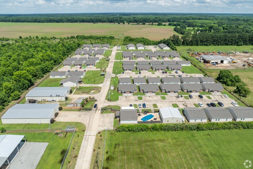 Building Photo - 621 Fieldstone Ln