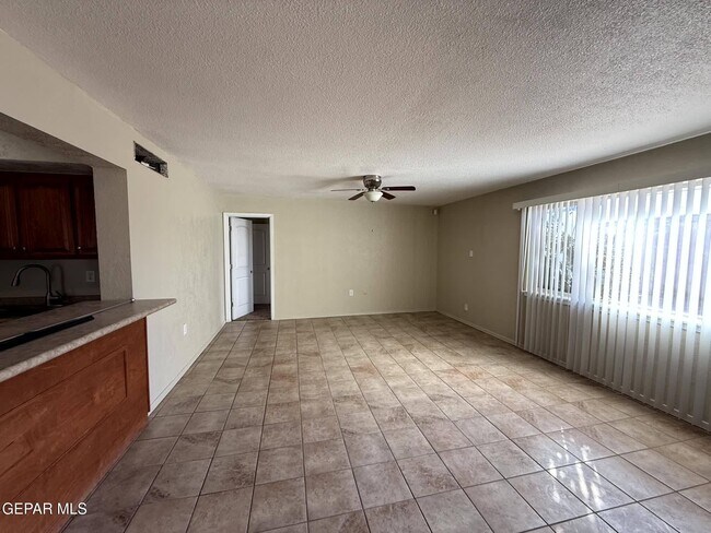 Building Photo - 2801 Hawick Rd