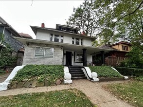 Building Photo - 9104 Parkgate Ave