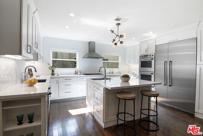 Building Photo - 326 N Vista St