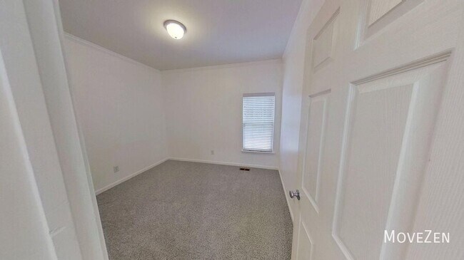 Building Photo - 1721 E Lenoir St