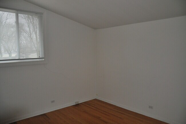 Building Photo - 504 Michael Manor