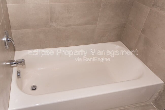 Building Photo - 507 Murphy Dr