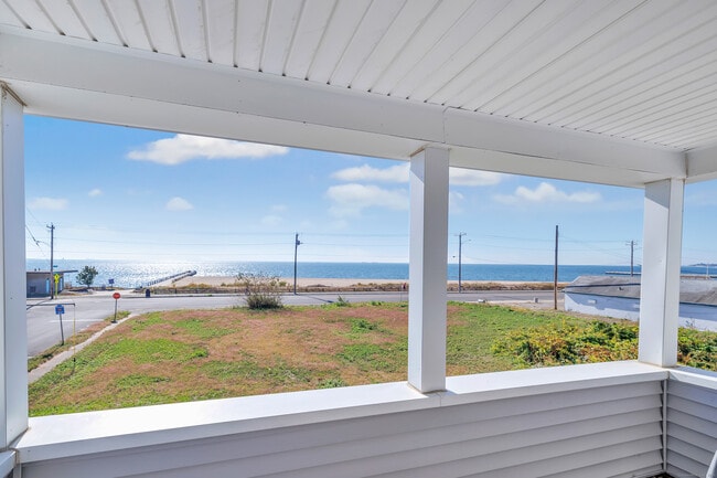 Building Photo - 12 East Ave