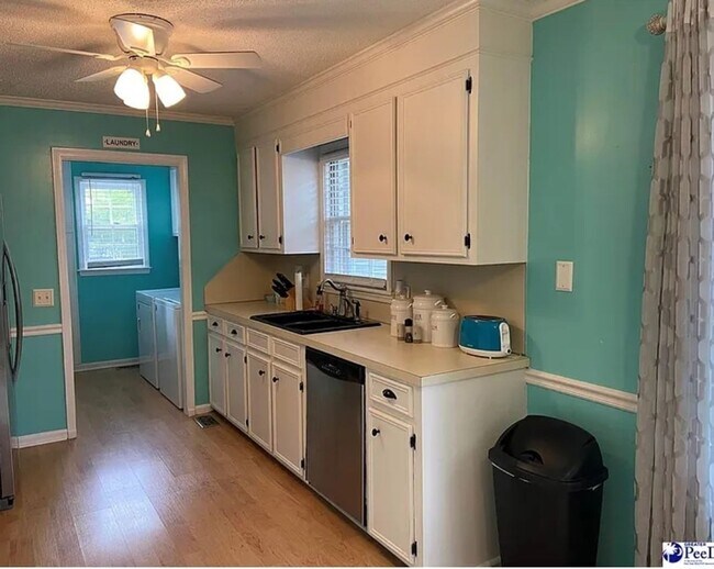 Building Photo - 3 bedroom 2 bath - In the heart of Florence