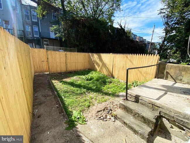 Building Photo - 3015 Rayner Ave