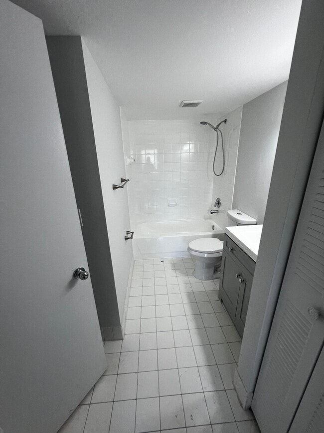 Building Photo - 7840 Sonoma Springs Cir