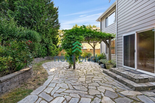 Building Photo - Quiet and Spacious 5-Bedroom Haven w/ 2.5 Baths – 2420 Sq Ft of Comfort Awaits!