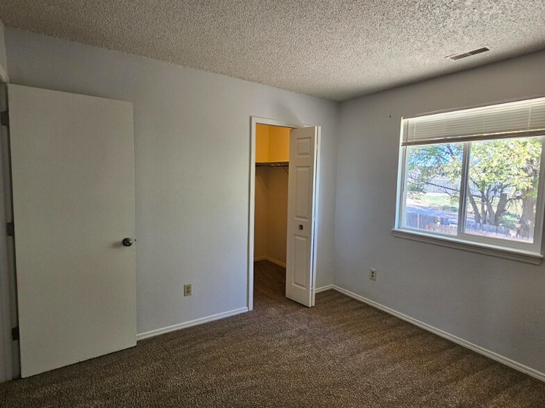 Building Photo - 1855 Zebulon Dr