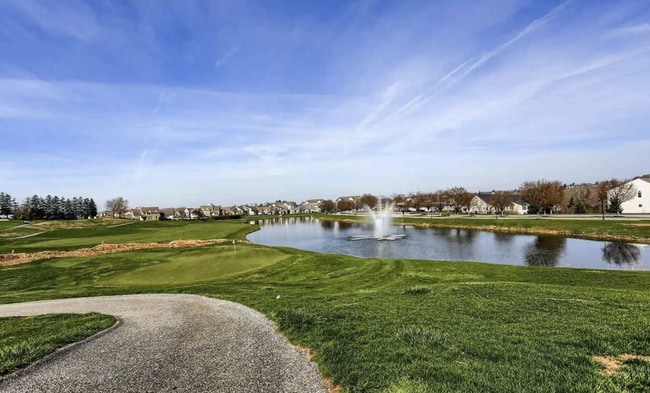 Building Photo - Coming Soon! "Charming 3-Bedroom Townhouse Retreat with Spacious 1960 sq ft Layout in York, PA!"