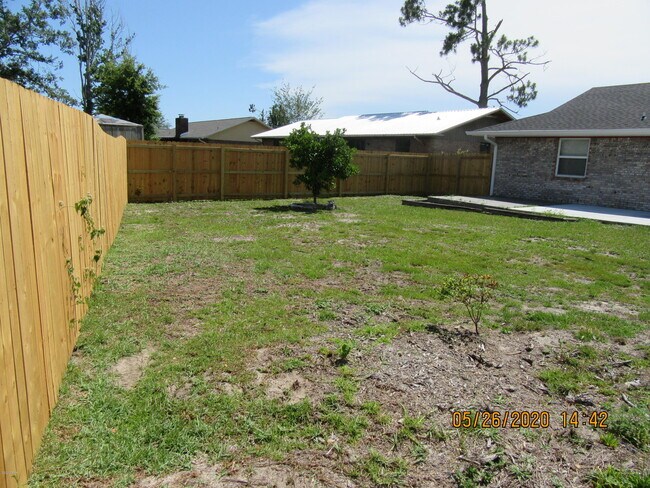 Building Photo - 2005 Geralo Ln