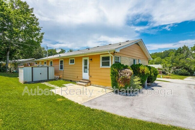 Building Photo - 1214 Helena Dr