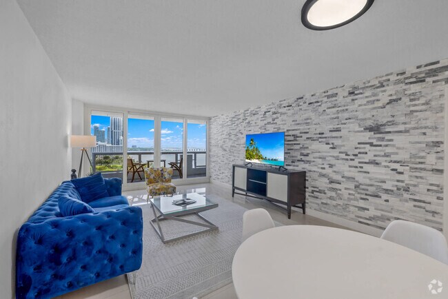Building Photo - 1717 N Bayshore Dr