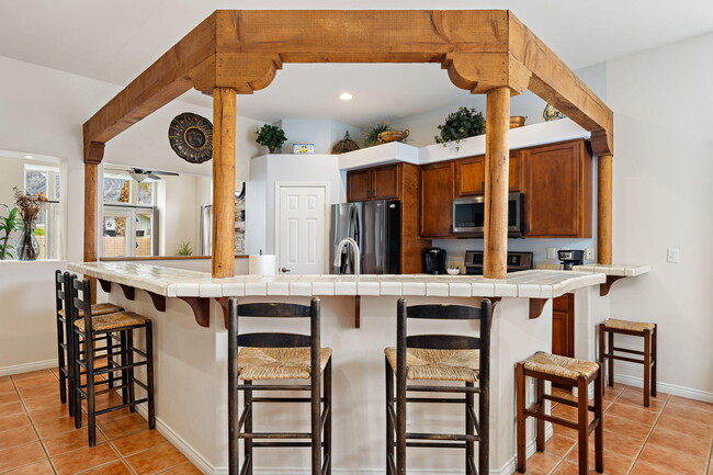 Building Photo - 53845 Avenida Alvarado