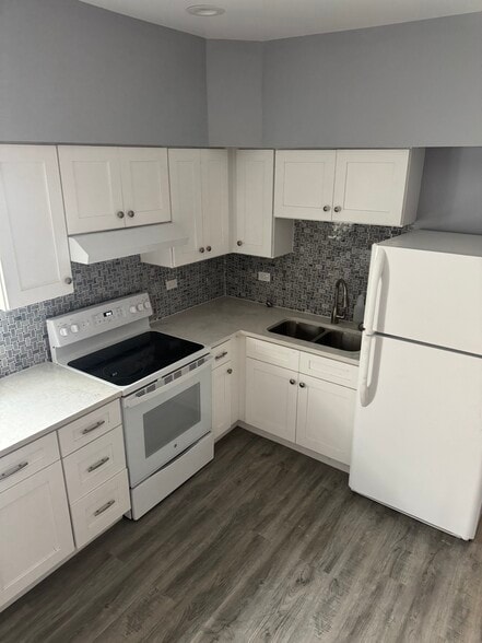 Remodeled kitchen - 6810 S Calumet Ave