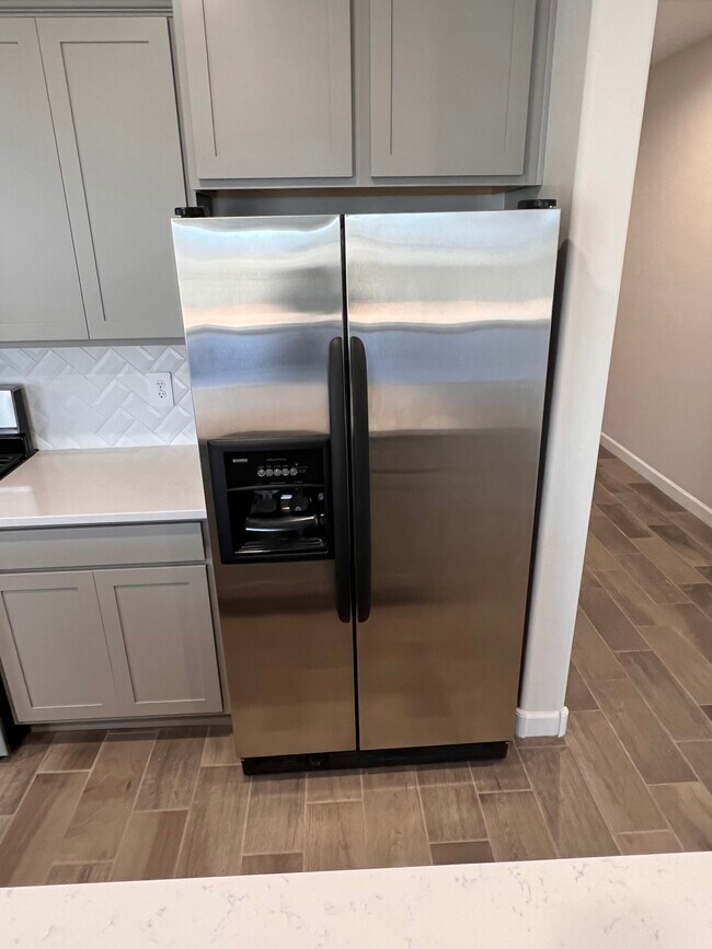 Building Photo - 37640 W San Sisto Ave