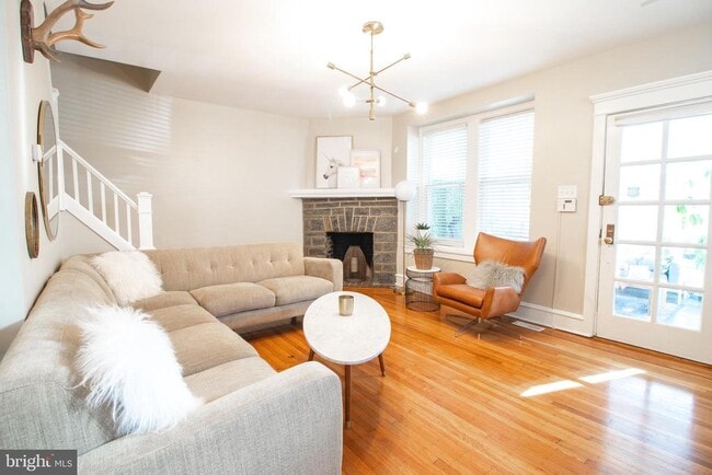 Building Photo - 2215 N Harrison St