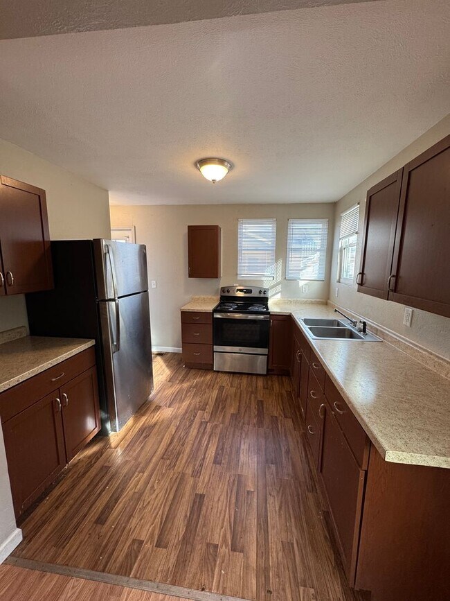 Building Photo - Newly Remodeled 2 Bedroom 1 Bath with Basement