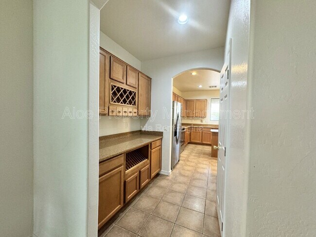 Building Photo - 43658 Caven Dr