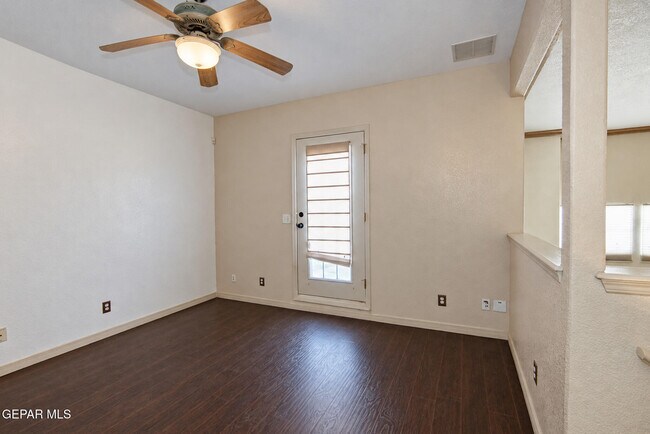 Building Photo - 6520 Grand Ridge Dr
