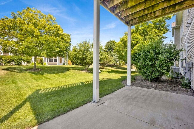 Building Photo - 1574 Millbrook Dr
