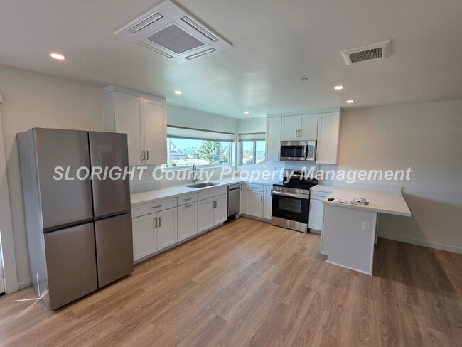 Building Photo - AVAILABLE NOW - 1 Bed, 1 Bath Morro Bay Apartment with Ocean View