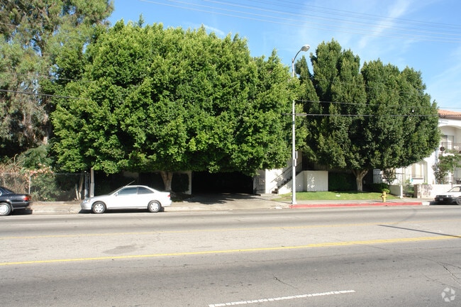 Building Photo - 6859 Laurel Canyon Blvd