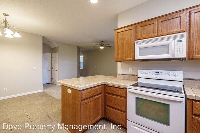 Building Photo - 3 br, 2.5 bath House - 12412 NE 70th Circle