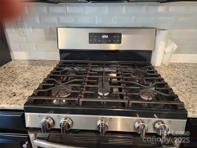 Building Photo - 1229 Queen Lyon Ct