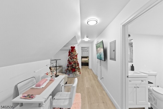 Building Photo - 56 Yereance Ave