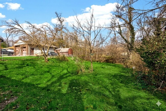 Building Photo - 1930 Stevens Ave