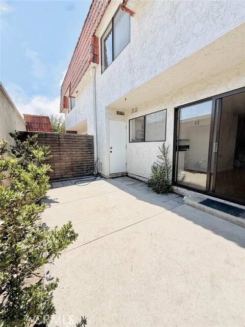 Building Photo - 27939 Ridgebrook Ct
