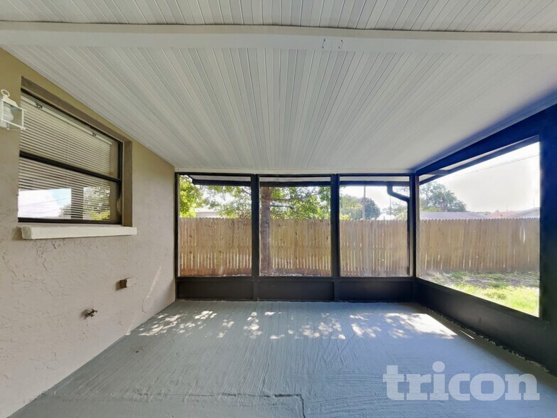 Building Photo - 4930 44th Ave N